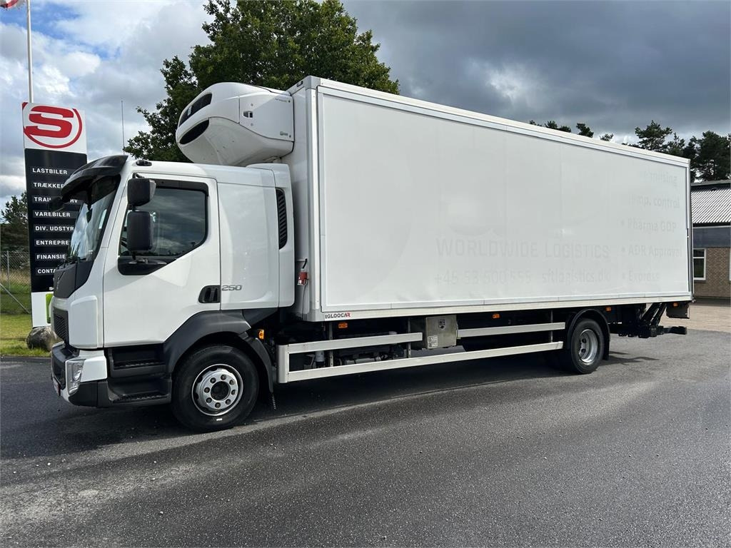 Volvo FL 250 16 ton - Tovornjak hladilnik: slika 1 Volvo FL 250 16 ton - Tovornjak hladilnik: slika 1