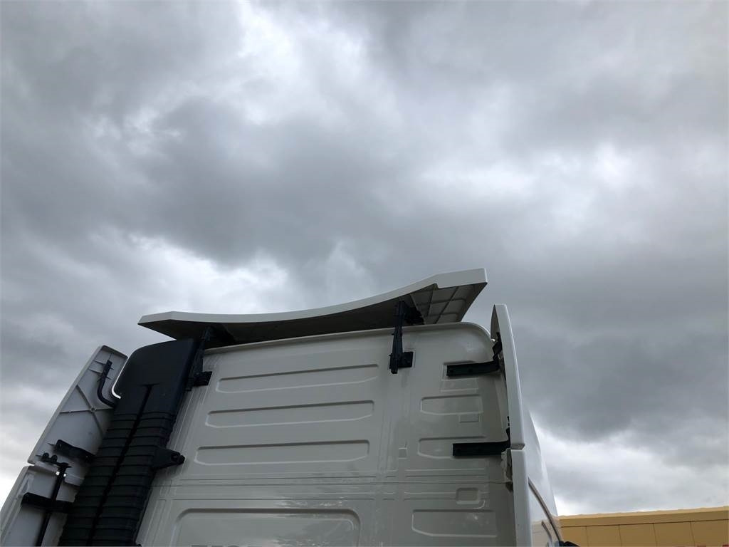 Volvo Tagspoiler Volvo FH Globetrotter 2018 - Aerodinamika/ Spojler za Tovornjak: slika 5 Volvo Tagspoiler Volvo FH Globetrotter 2018 - Aerodinamika/ Spojler za Tovornjak: slika 5