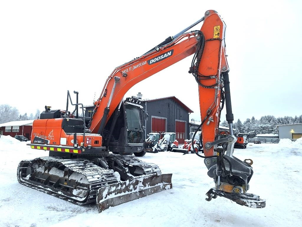 Doosan MYYTY! SOLD! DX160LCH-5 METSÄMALLI - Bager goseničar: slika 5 Doosan MYYTY! SOLD! DX160LCH-5 METSÄMALLI - Bager goseničar: slika 5