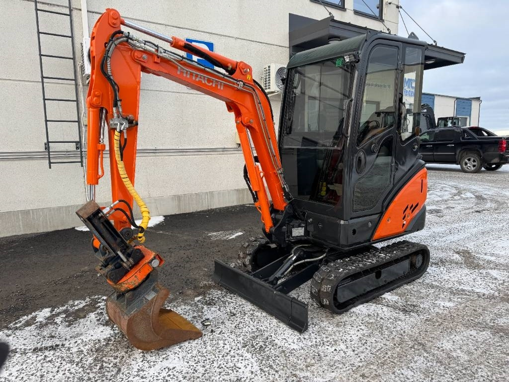 Hitachi ZX 18-3 CLR Kallistaja ja pyöritys - Mini bager: slika 2 Hitachi ZX 18-3 CLR Kallistaja ja pyöritys - Mini bager: slika 2