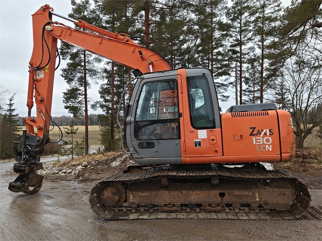Hitachi ZX130LCN PYÖRITTÄJÄLLÄ - Bager goseničar: slika 1 Hitachi ZX130LCN PYÖRITTÄJÄLLÄ - Bager goseničar: slika 1