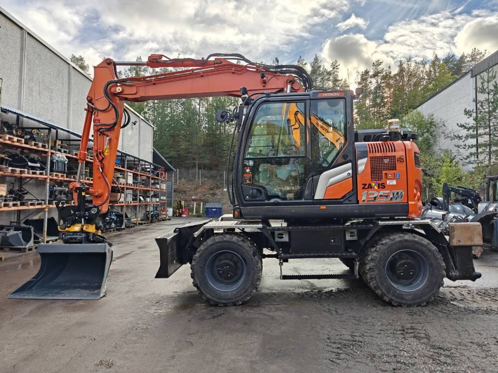 Hitachi ZX135W-7 VARUSTELTU  - Bager na kolesih: slika 1 Hitachi ZX135W-7 VARUSTELTU  - Bager na kolesih: slika 1