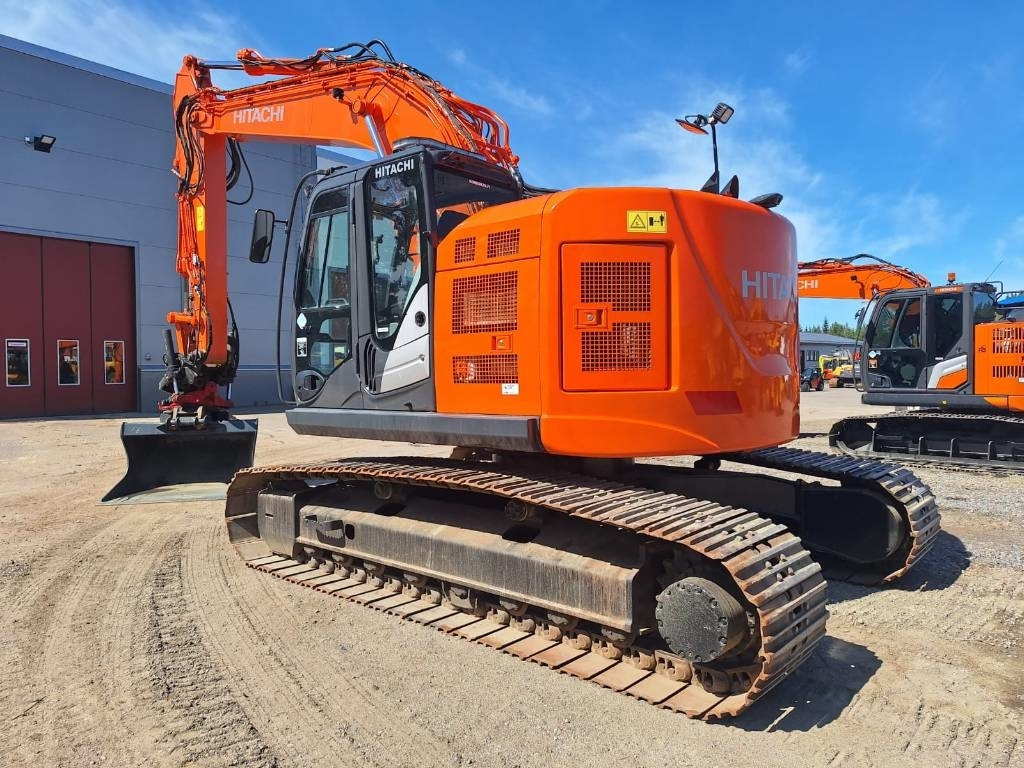Hitachi ZX225USLC-5 PYÖRITTÄJÄ+PIHDIT YM. - Bager goseničar: slika 2 Hitachi ZX225USLC-5 PYÖRITTÄJÄ+PIHDIT YM. - Bager goseničar: slika 2