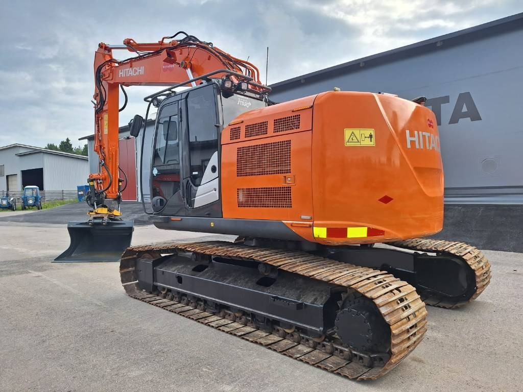 Hitachi ZX225USLC-5 PYÖRITTÄJÄLLÄ - Bager goseničar: slika 2 Hitachi ZX225USLC-5 PYÖRITTÄJÄLLÄ - Bager goseničar: slika 2