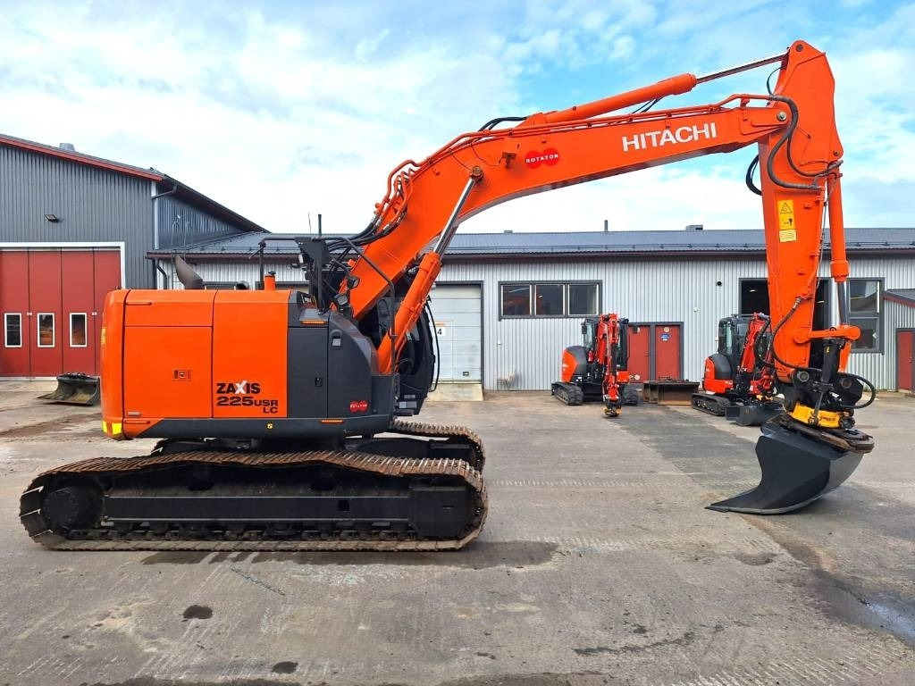 Hitachi ZX225USLC-5 PYÖRITTÄJÄLLÄ - Bager goseničar: slika 5 Hitachi ZX225USLC-5 PYÖRITTÄJÄLLÄ - Bager goseničar: slika 5