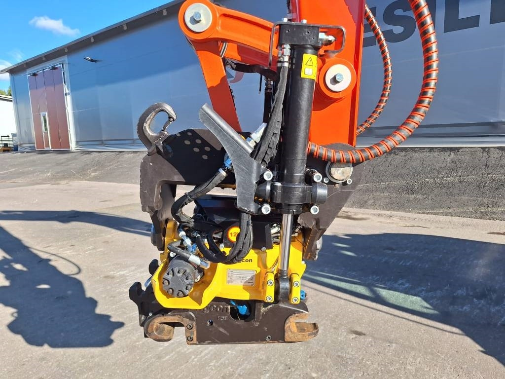Kubota KX085-5 PYÖRITTÄJÄLLÄ, PIENET TUNNIT - Mini bager: slika 4 Kubota KX085-5 PYÖRITTÄJÄLLÄ, PIENET TUNNIT - Mini bager: slika 4