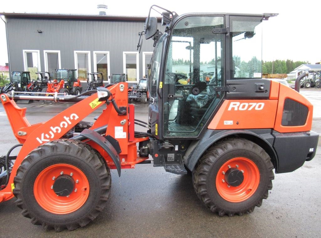 Kubota R070W UUTUUSMALLI - Kolesni nakladalec: slika 2 Kubota R070W UUTUUSMALLI - Kolesni nakladalec: slika 2