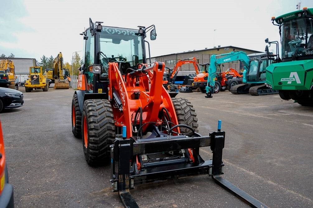Kubota R090 VARUSTELTU - Kolesni nakladalec: slika 4 Kubota R090 VARUSTELTU - Kolesni nakladalec: slika 4