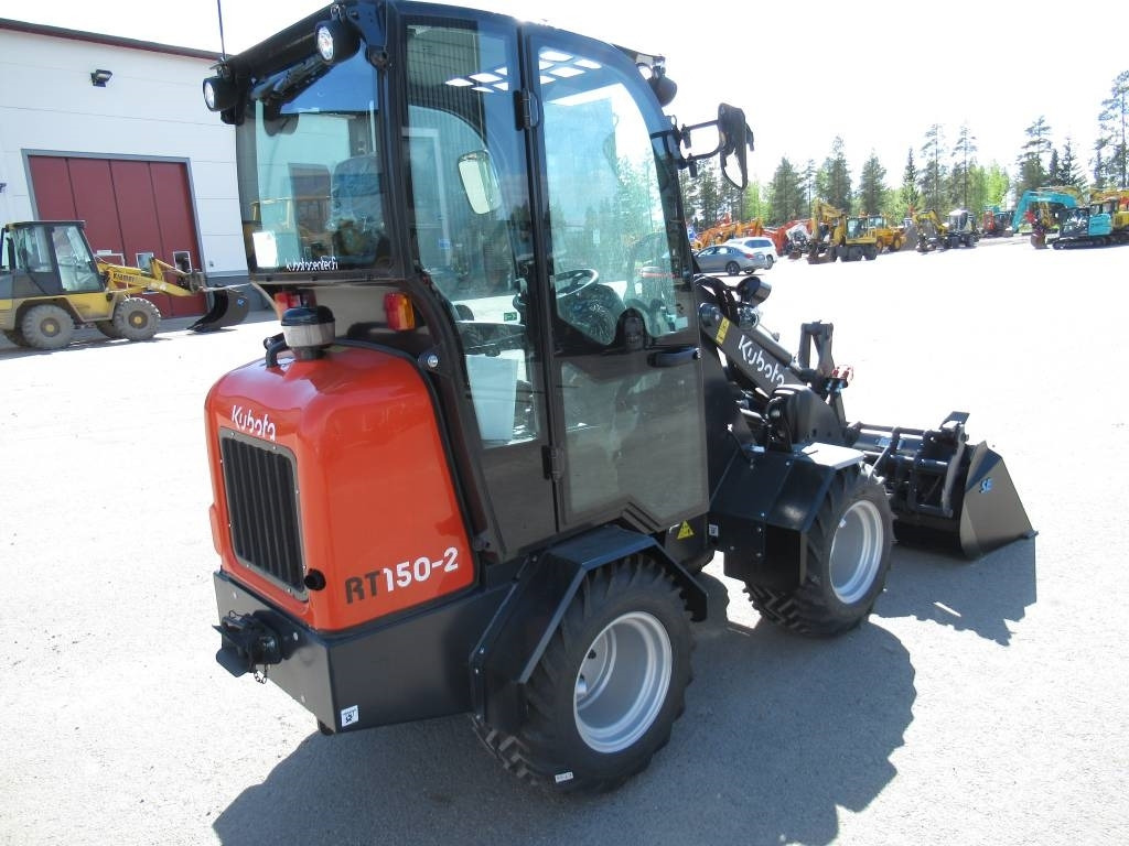Kubota RT150-2 PIENKUORMAAJA, UUSI - Zgibni nakladalnik: slika 4 Kubota RT150-2 PIENKUORMAAJA, UUSI - Zgibni nakladalnik: slika 4