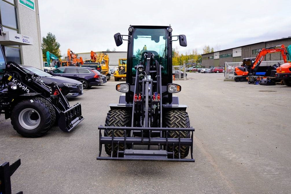 Kubota RT210-2 UUSI - Zgibni nakladalnik: slika 3 Kubota RT210-2 UUSI - Zgibni nakladalnik: slika 3