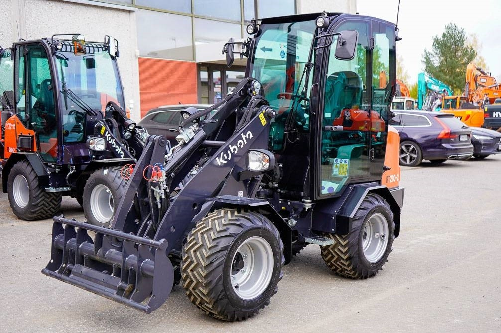 Kubota RT210-2 UUSI - Zgibni nakladalnik: slika 2 Kubota RT210-2 UUSI - Zgibni nakladalnik: slika 2