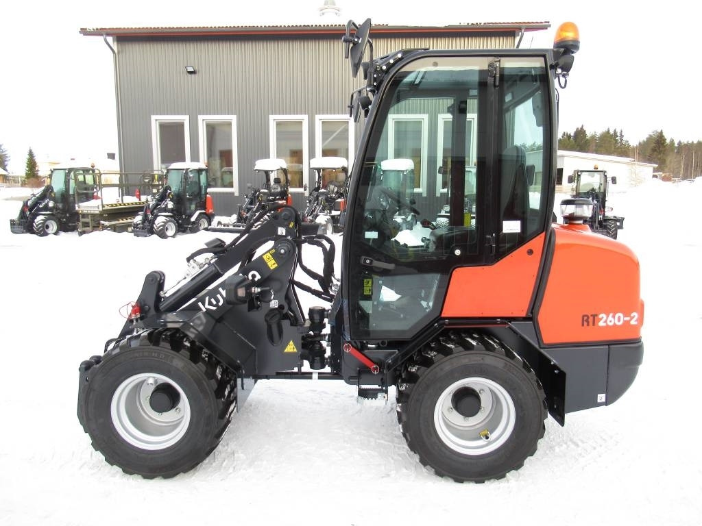 Kubota RT260-2 UUSI, TAKUU - Zgibni nakladalnik: slika 1 Kubota RT260-2 UUSI, TAKUU - Zgibni nakladalnik: slika 1