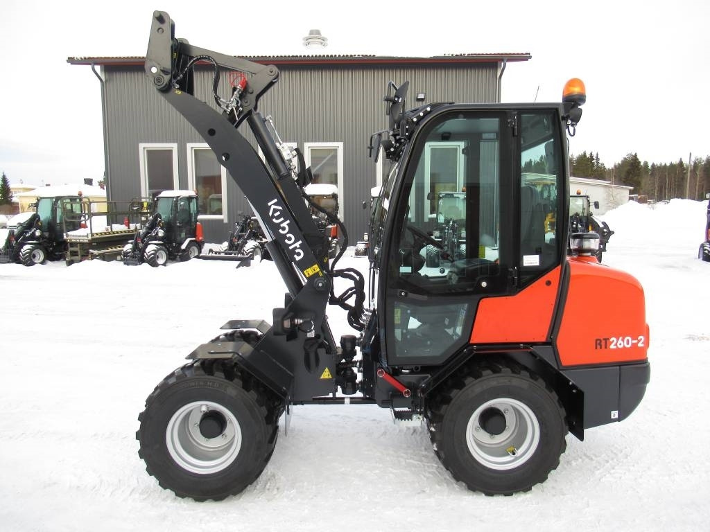 Kubota RT260-2 UUSI, TAKUU - Zgibni nakladalnik: slika 2 Kubota RT260-2 UUSI, TAKUU - Zgibni nakladalnik: slika 2