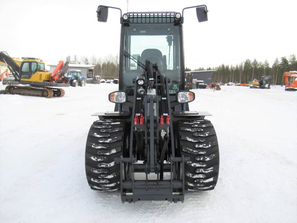 Kubota RT260-2 UUSI, TAKUU - Zgibni nakladalnik: slika 5 Kubota RT260-2 UUSI, TAKUU - Zgibni nakladalnik: slika 5