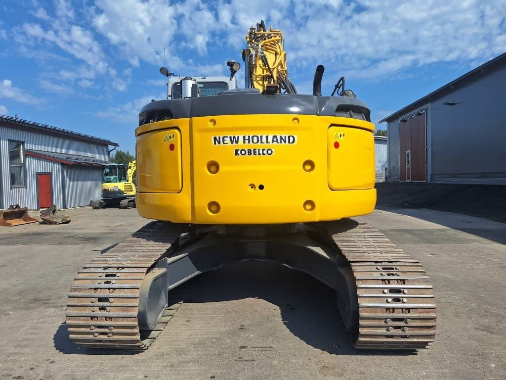 New Holland E235BSRLC PYÖRITTÄJÄLLÄ - Bager goseničar: slika 3 New Holland E235BSRLC PYÖRITTÄJÄLLÄ - Bager goseničar: slika 3