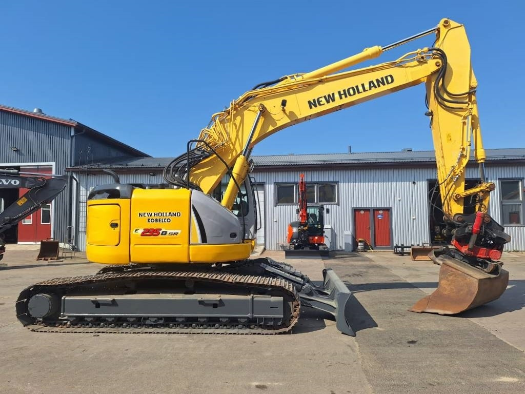 New Holland MYYTY! SOLD! E235BSRLC PYÖRITTÄJÄLLÄ - Bager goseničar: slika 5 New Holland MYYTY! SOLD! E235BSRLC PYÖRITTÄJÄLLÄ - Bager goseničar: slika 5