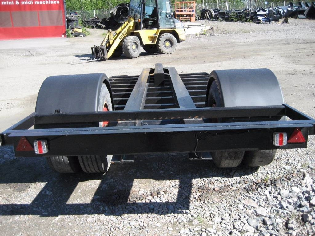 Traktorilavetti UUSI 1-akselinen 6-9tn koneille  - Nizko noseča prikolica: slika 4 Traktorilavetti UUSI 1-akselinen 6-9tn koneille  - Nizko noseča prikolica: slika 4