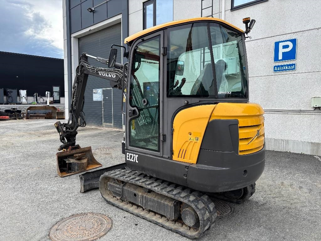 Volvo EC27C PYÖRITTÄJÄLLÄ - Mini bager: slika 2 Volvo EC27C PYÖRITTÄJÄLLÄ - Mini bager: slika 2