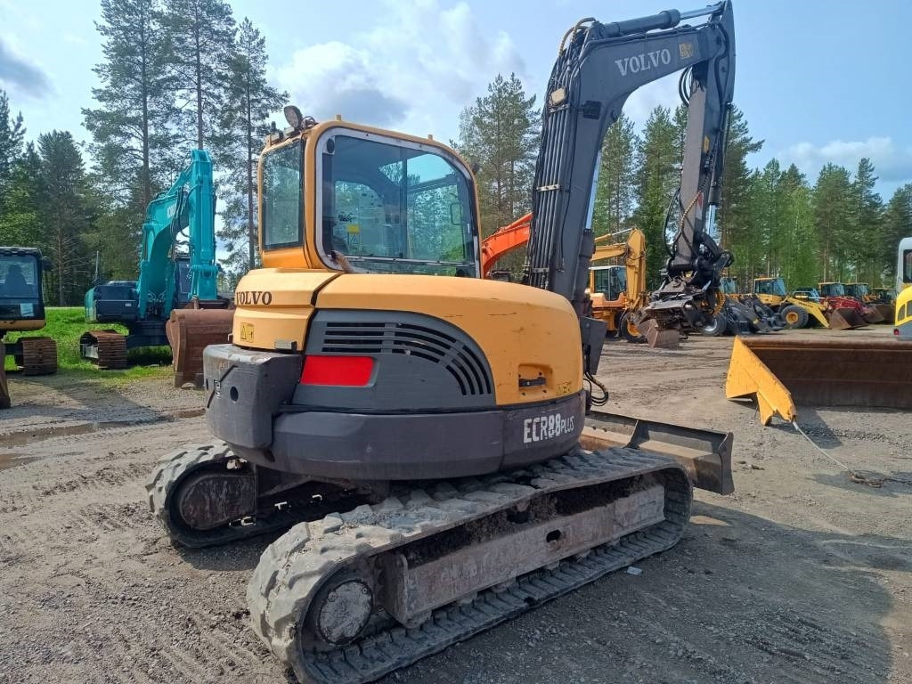 Volvo ECR88 PLUS PYÖRITTÄJÄLLÄ - Mini bager: slika 3 Volvo ECR88 PLUS PYÖRITTÄJÄLLÄ - Mini bager: slika 3