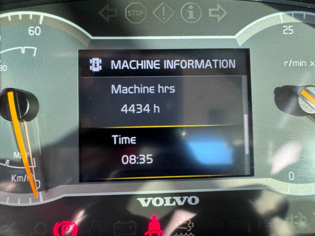 Volvo L110H LONG BOOM  - Kolesni nakladalec: slika 4 Volvo L110H LONG BOOM  - Kolesni nakladalec: slika 4