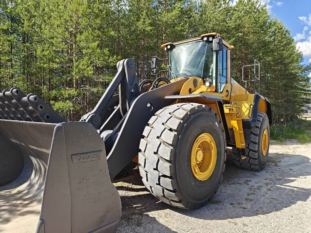 Volvo L220H MYYTY!!SOLD!! - Kolesni nakladalec: slika 3 Volvo L220H MYYTY!!SOLD!! - Kolesni nakladalec: slika 3