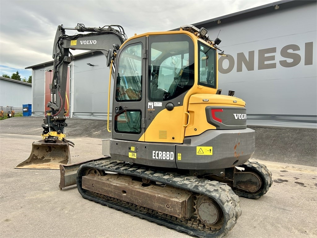 Volvo MYYTY! SOLD! ECR88D + TYÖLAITTEET  - Mini bager: slika 2 Volvo MYYTY! SOLD! ECR88D + TYÖLAITTEET  - Mini bager: slika 2