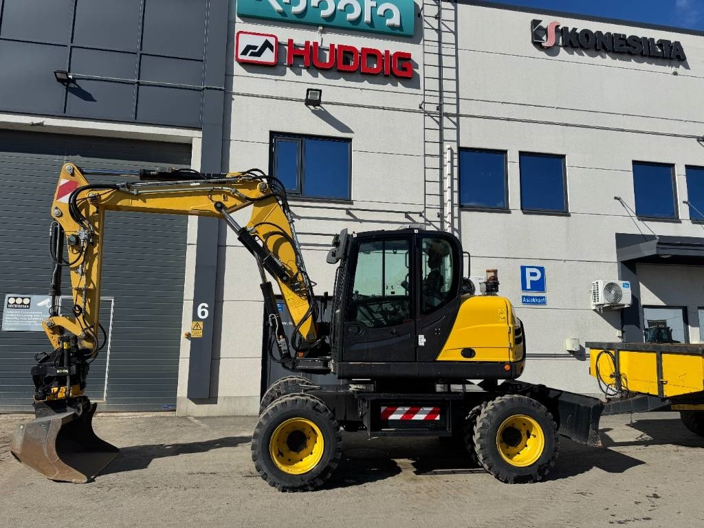 Yanmar B 110 W Hyvät varusteet / Siisti / Vähän ajettu - Bager na kolesih: slika 2 Yanmar B 110 W Hyvät varusteet / Siisti / Vähän ajettu - Bager na kolesih: slika 2