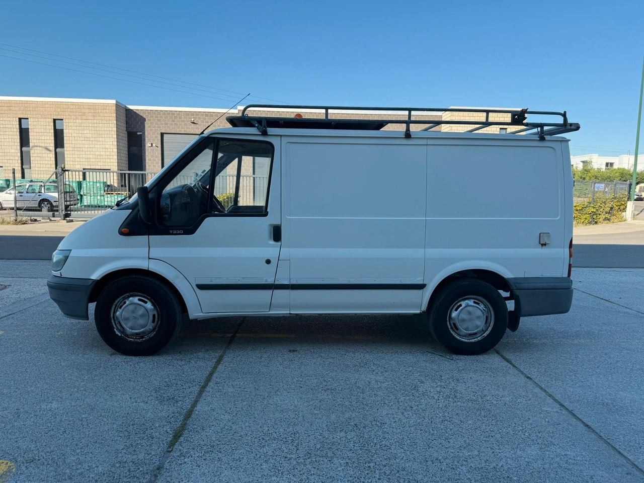 Ford Transit. 2.4 - Mali kombi: slika 2 Ford Transit. 2.4 - Mali kombi: slika 2