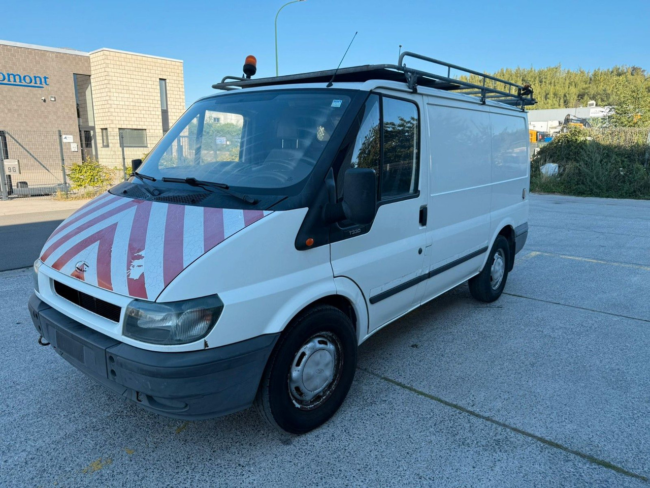 Ford Transit. 2.4 - Mali kombi: slika 1 Ford Transit. 2.4 - Mali kombi: slika 1