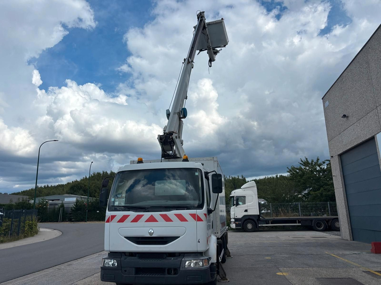Renault Midlum 220dCi. Hubarbeitsbühne 16m. - Dvižna ploščad montirana na tovornjak: slika 5 Renault Midlum 220dCi. Hubarbeitsbühne 16m. - Dvižna ploščad montirana na tovornjak: slika 5