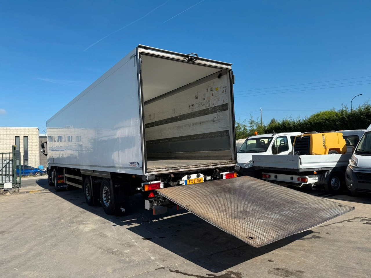 Schmitz Cargobull SKO 20. Dhollandia Lift. 2 Achsen. - Polprikolica zabojnik: slika 4 Schmitz Cargobull SKO 20. Dhollandia Lift. 2 Achsen. - Polprikolica zabojnik: slika 4