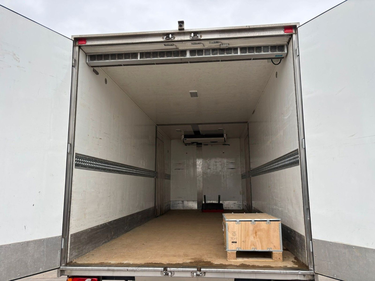 Volvo FL 250. Carrier Supra -20°. EU5. Motor Defekt. - Tovornjak hladilnik: slika 4 Volvo FL 250. Carrier Supra -20°. EU5. Motor Defekt. - Tovornjak hladilnik: slika 4