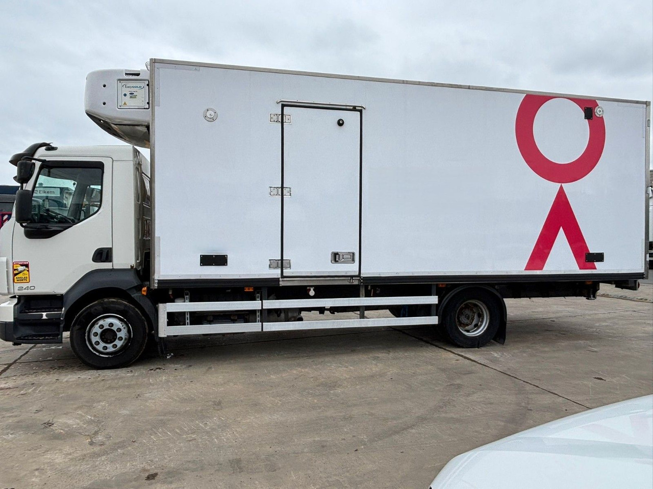 Volvo FL 250. Carrier Supra -20°. EU5. Motor Defekt. - Tovornjak hladilnik: slika 2 Volvo FL 250. Carrier Supra -20°. EU5. Motor Defekt. - Tovornjak hladilnik: slika 2