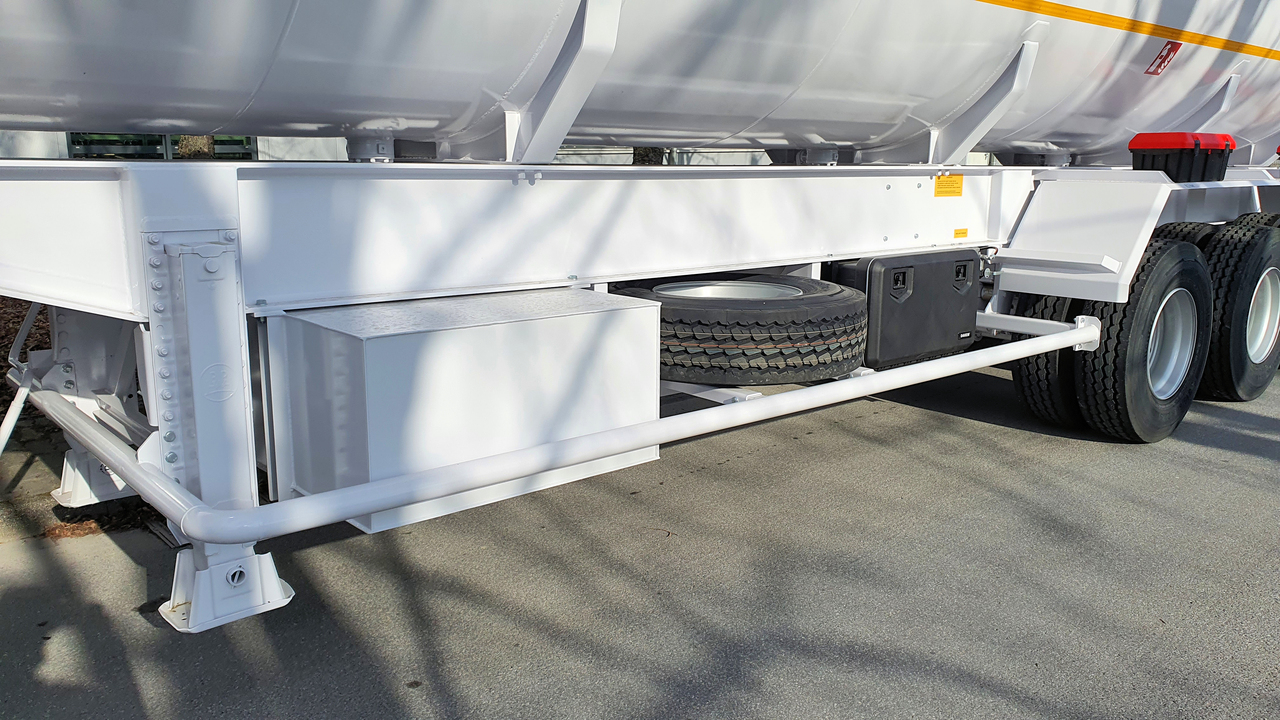 Sievering 40000 LITRE ADR FUEL TANK SEMI-TRAILER FOR MERCEDES ACTROS - Polprikolica cisterna: slika 5 Sievering 40000 LITRE ADR FUEL TANK SEMI-TRAILER FOR MERCEDES ACTROS - Polprikolica cisterna: slika 5