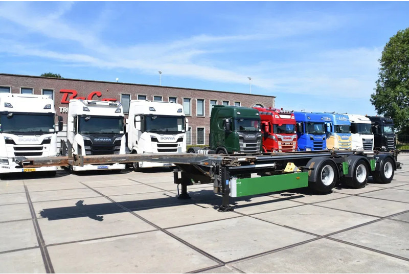Renders ROC 16.30 - X-STEERING - LIFT AXLE - BPW AXLES - DISC BRAKES - EXTENDABLE - - Kontejnerska polprikolica/ Polprikolica z zamenljivim tovoriščem: slika 5 Renders ROC 16.30 - X-STEERING - LIFT AXLE - BPW AXLES - DISC BRAKES - EXTENDABLE - - Kontejnerska polprikolica/ Polprikolica z zamenljivim tovoriščem: slika 5