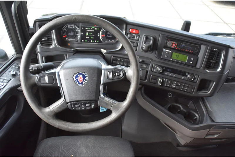 Scania S520 V8 NGS 6x2*4NB - THERMO KING - RETARDER - FULL AIR - WHEELBASE: 515 CM - LED LIGHTS - TOP CONDITION - - Tovornjak hladilnik: slika 5 Scania S520 V8 NGS 6x2*4NB - THERMO KING - RETARDER - FULL AIR - WHEELBASE: 515 CM - LED LIGHTS - TOP CONDITION - - Tovornjak hladilnik: slika 5