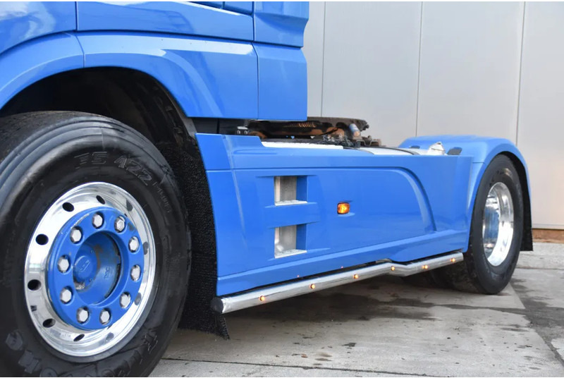 Vlačilec DAF XF 530 SSC 4x2 - RETARDER - PARK. AIRCO - 2 x FUEL TANKS - ALCOA'S - LED - TOP CONDITION -: slika 9