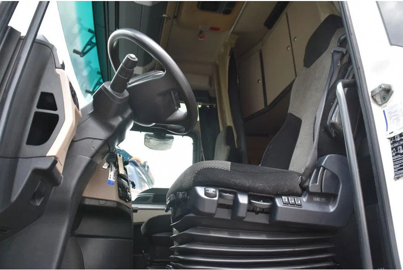 MAN TGX 18.420 - EURO 6 - ADR FL - PARK. AIRCO - NAVI - PTO - XENON LIGHTS - TOP CONDITION - - Vlačilec: slika 4 MAN TGX 18.420 - EURO 6 - ADR FL - PARK. AIRCO - NAVI - PTO - XENON LIGHTS - TOP CONDITION - - Vlačilec: slika 4