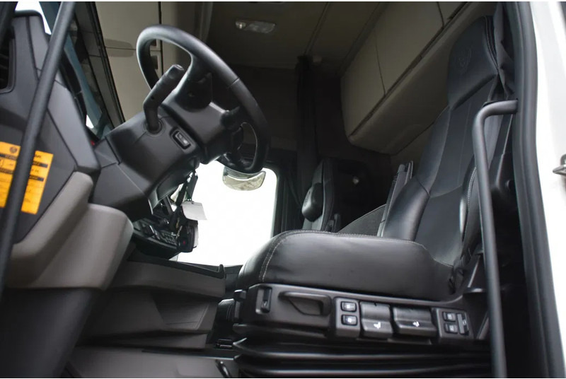 Scania R 460 NGS 6x4NB - SUPER - FULL AIR - RETARDER - 96 TKM - PARK. AIRCO - HYDRAULIC SYSTEM - LED - LEATHER SEATS - EXCELLENT CONDIT - Vlačilec: slika 4 Scania R 460 NGS 6x4NB - SUPER - FULL AIR - RETARDER - 96 TKM - PARK. AIRCO - HYDRAULIC SYSTEM - LED - LEATHER SEATS - EXCELLENT CONDIT - Vlačilec: slika 4