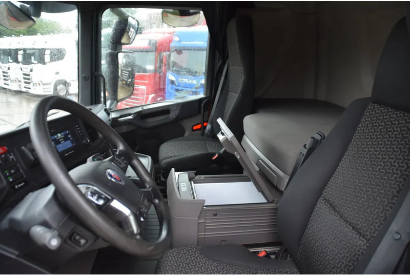 Scania R410 NGS 4x2NB XT - HYDRAULIC SYSTEM - FULL AIR - RETARDER - 545 TKM - ACC - PTO - MORE UNITS AVAILABLE - - Vlačilec: slika 5 Scania R410 NGS 4x2NB XT - HYDRAULIC SYSTEM - FULL AIR - RETARDER - 545 TKM - ACC - PTO - MORE UNITS AVAILABLE - - Vlačilec: slika 5