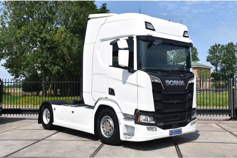 Scania R520 V8 NGS 4x2 - RETARDER - 523 TKM - PARK. AIRCO - ACC - NAVI - 2 x FUEL TANKS - LED LIGHTS - - Vlačilec: slika 1 Scania R520 V8 NGS 4x2 - RETARDER - 523 TKM - PARK. AIRCO - ACC - NAVI - 2 x FUEL TANKS - LED LIGHTS - - Vlačilec: slika 1