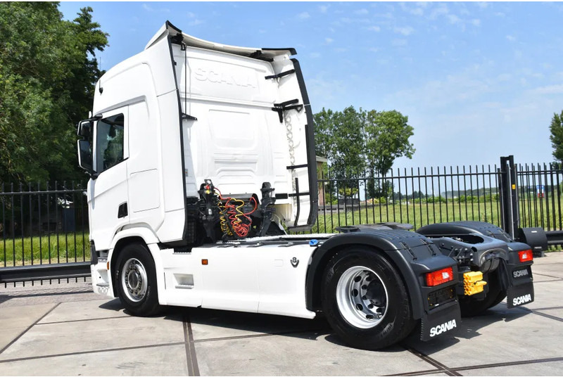Scania R520 V8 NGS 4x2 - RETARDER - 523 TKM - PARK. AIRCO - ACC - NAVI - 2 x FUEL TANKS - LED LIGHTS - - Vlačilec: slika 3 Scania R520 V8 NGS 4x2 - RETARDER - 523 TKM - PARK. AIRCO - ACC - NAVI - 2 x FUEL TANKS - LED LIGHTS - - Vlačilec: slika 3