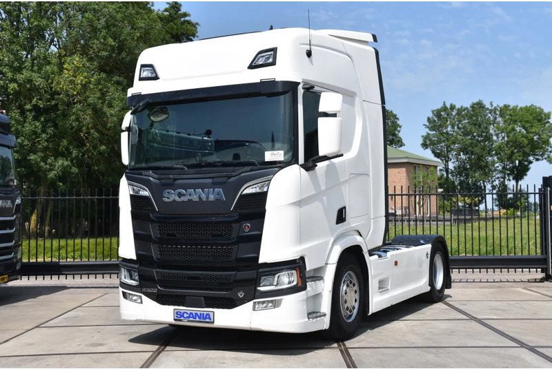 Scania R520 V8 NGS 4x2 - RETARDER - 523 TKM - PARK. AIRCO - ACC - NAVI - 2 x FUEL TANKS - LED LIGHTS - - Vlačilec: slika 2 Scania R520 V8 NGS 4x2 - RETARDER - 523 TKM - PARK. AIRCO - ACC - NAVI - 2 x FUEL TANKS - LED LIGHTS - - Vlačilec: slika 2