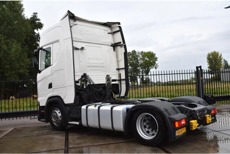 Scania S410 NGS 4x2EB MEGA 95 cm or 103 cm driving height - RETARDER - 665 TKM - FULL AIR - PARK. AIRCO - LEATHER SEATS - 2 x FUEL TANK - Vlačilec: slika 3 Scania S410 NGS 4x2EB MEGA 95 cm or 103 cm driving height - RETARDER - 665 TKM - FULL AIR - PARK. AIRCO - LEATHER SEATS - 2 x FUEL TANK - Vlačilec: slika 3