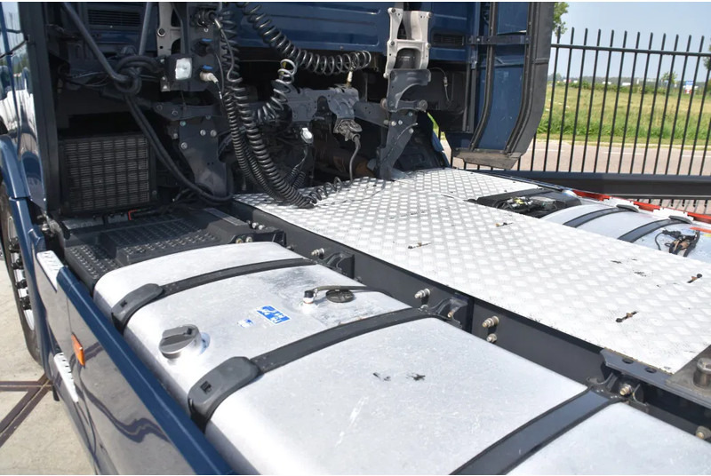 Scania S450 NGS 4x2NB - FULL AIR - RETARDER - ACC - PARK. AIRCO - 2 x FUEL TANKS - TOP CONDITION - - Vlačilec: slika 4 Scania S450 NGS 4x2NB - FULL AIR - RETARDER - ACC - PARK. AIRCO - 2 x FUEL TANKS - TOP CONDITION - - Vlačilec: slika 4