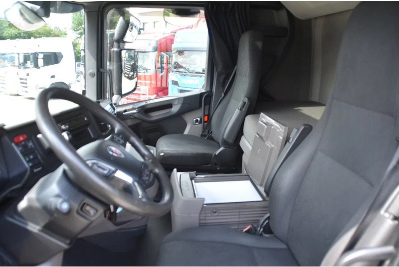Scania S450 NGS 4x2NB - RETARDER - 662 TKM - FULL AIR - AIRCO - 2 x FUEL TANKS - TOP CONDITION - - Vlačilec: slika 5 Scania S450 NGS 4x2NB - RETARDER - 662 TKM - FULL AIR - AIRCO - 2 x FUEL TANKS - TOP CONDITION - - Vlačilec: slika 5