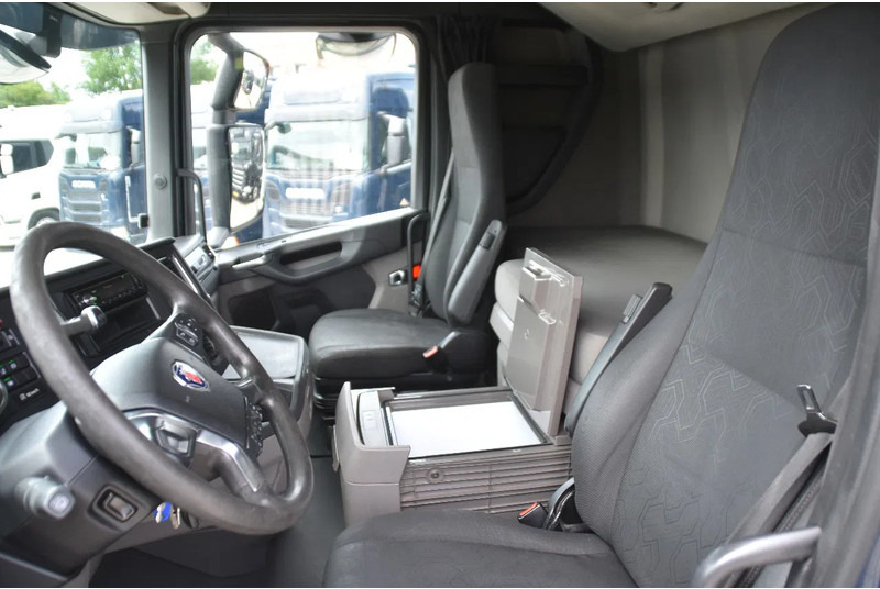 Scania S450 NGS 4x2NB - RETARDER - 773 TKM - ACC - FULL AIR - 2 x FUEL TANKS - TOP CONDITION - - Vlačilec: slika 5 Scania S450 NGS 4x2NB - RETARDER - 773 TKM - ACC - FULL AIR - 2 x FUEL TANKS - TOP CONDITION - - Vlačilec: slika 5