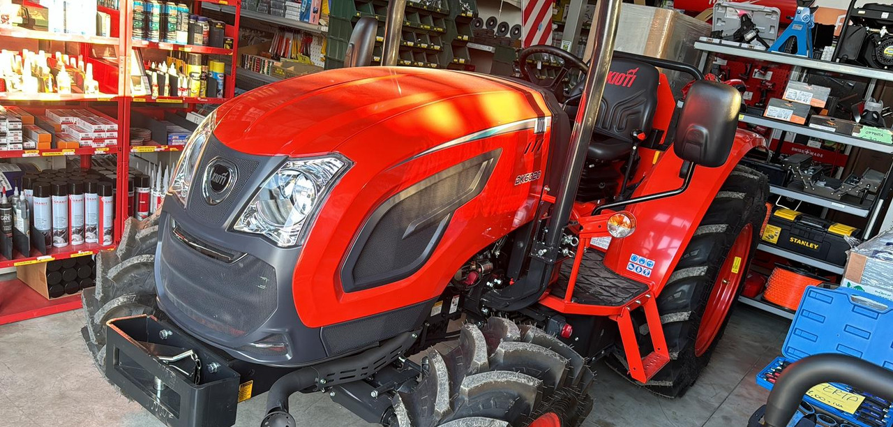 Kioti - Traktor: slika 1 Kioti - Traktor: slika 1