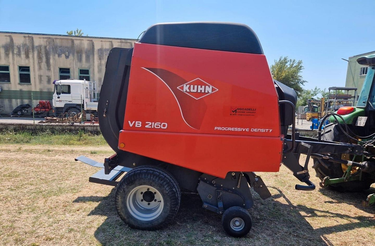 Rotopressa Kuhn - Balirka za okrogle bale: slika 2 Rotopressa Kuhn - Balirka za okrogle bale: slika 2