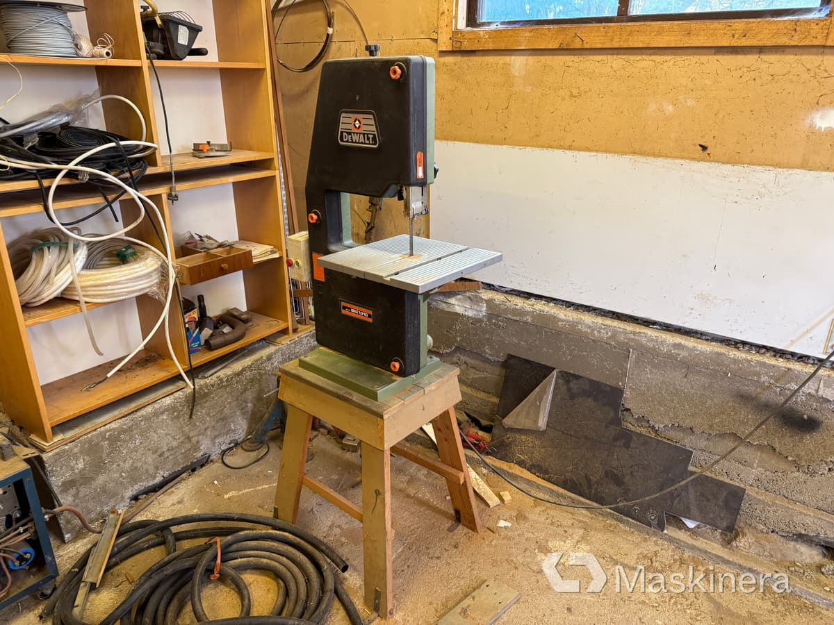 Bandsåg Dewalt BS/1310 - Gradbena oprema: slika 1 Bandsåg Dewalt BS/1310 - Gradbena oprema: slika 1